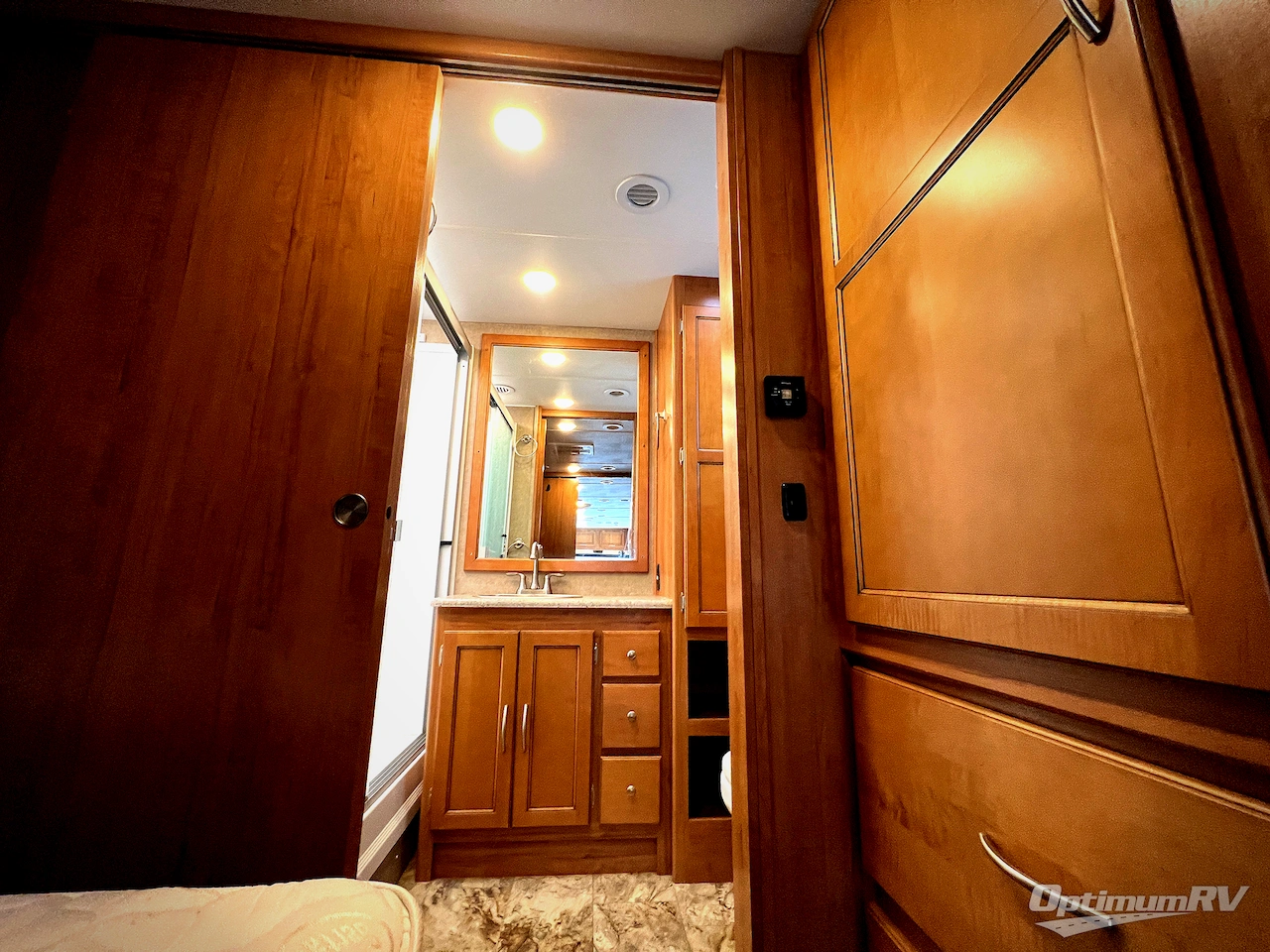 2016 Coachmen Mirada 35LS Photo 24