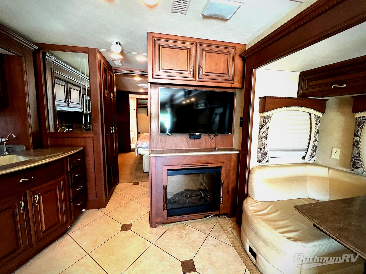 2011 Entegra Aspire 42DL Photo 10