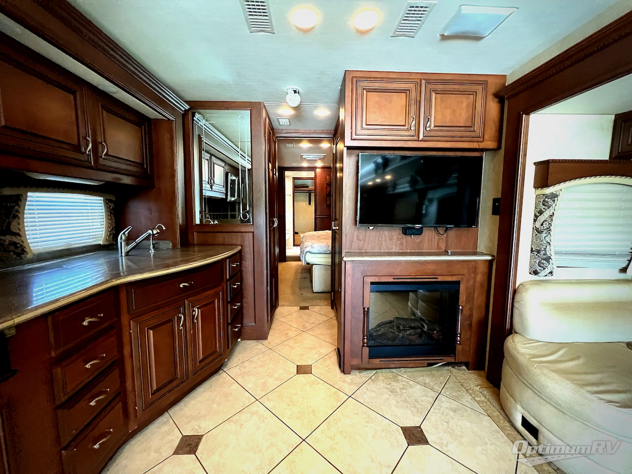 2011 Entegra Aspire 42DL Photo 16