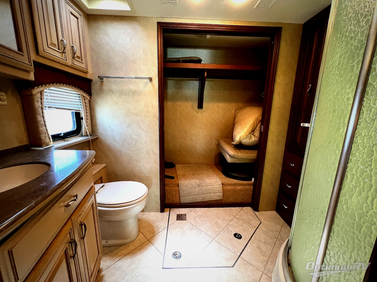 2011 Entegra Aspire 42DL Photo 20