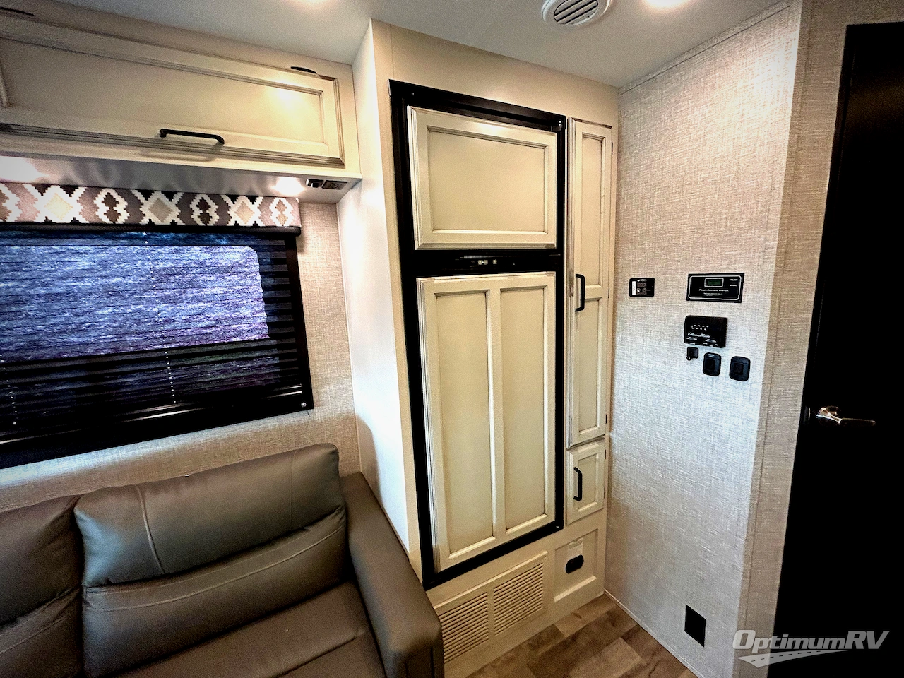 2022 Entegra Odyssey 31F Photo 16