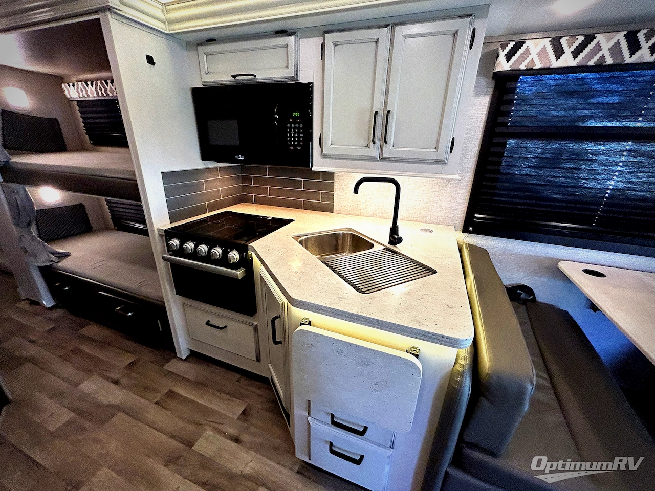 2022 Entegra Odyssey 31F Photo 15