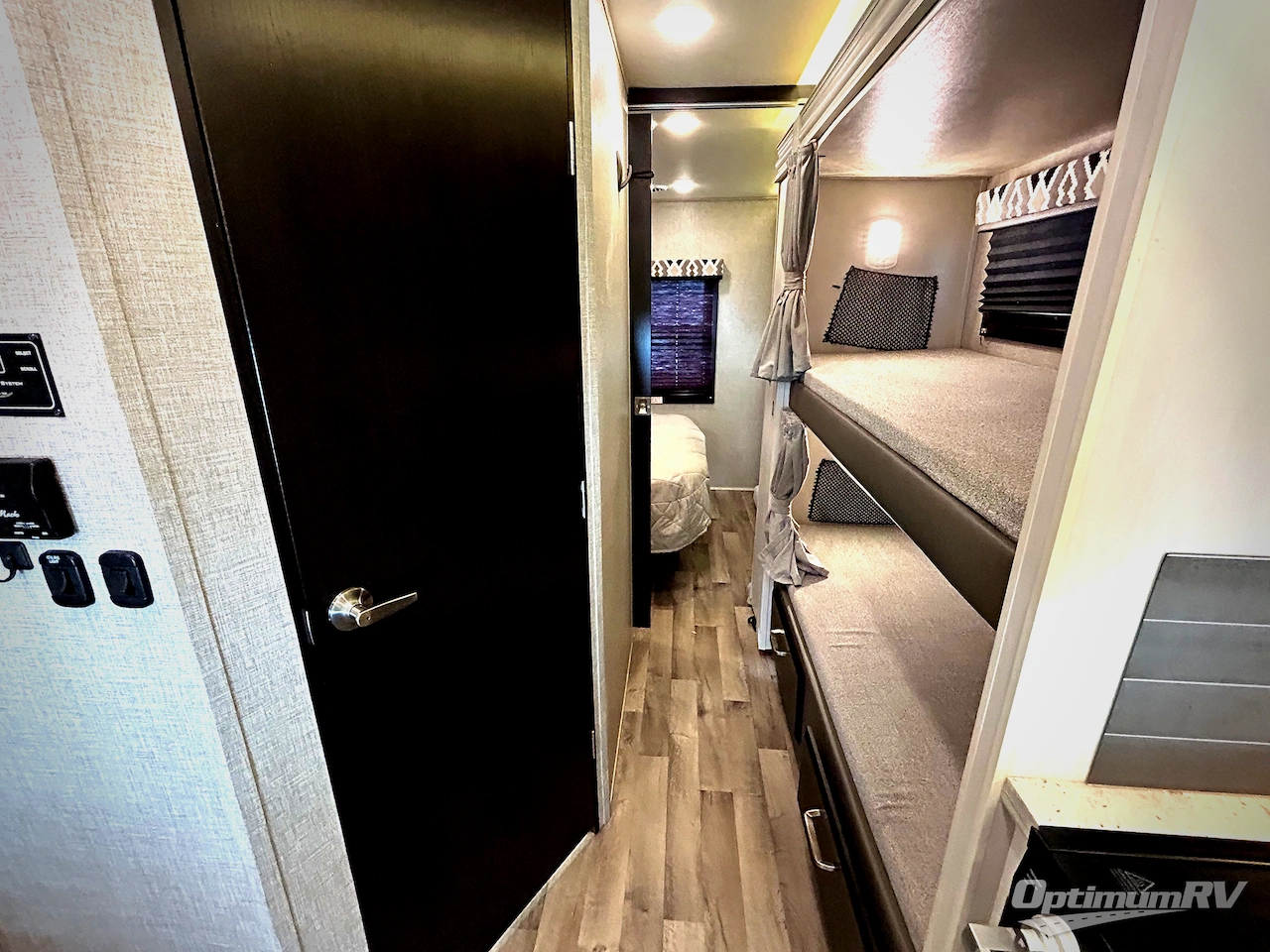 2022 Entegra Odyssey 31F Photo 17