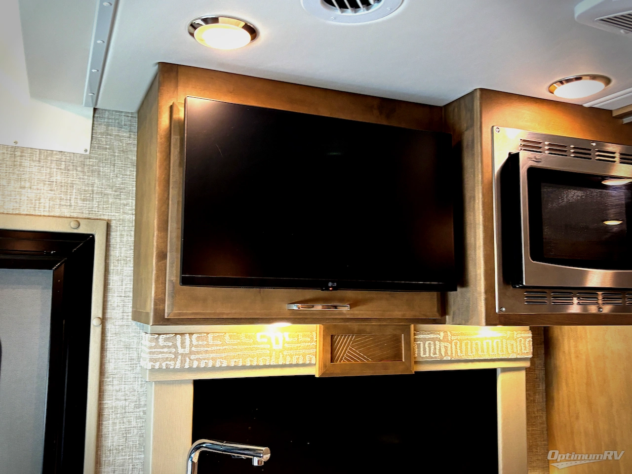 2024 Tiffin Wayfarer 25RW Photo 13