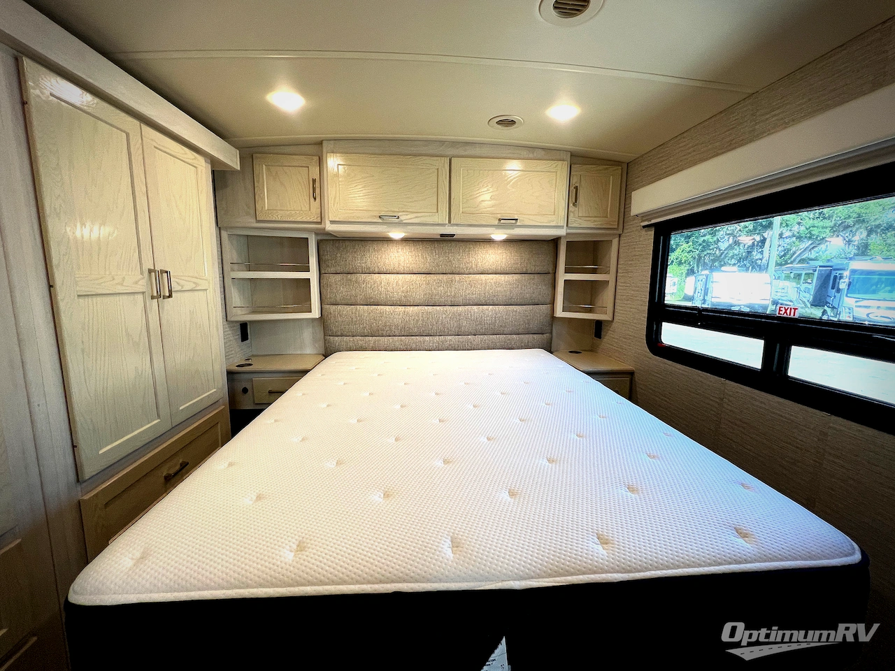 2020 Winnebago Forza 34T Photo 15