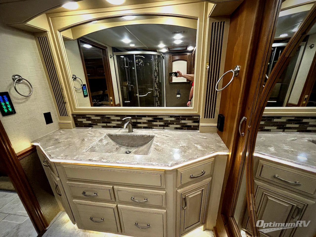 2017 Entegra Anthem 44B Photo 21