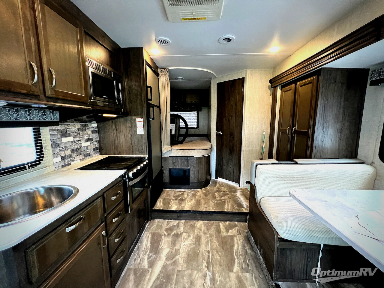 2023 Gulf Stream Conquest Class C 6238 Photo 4