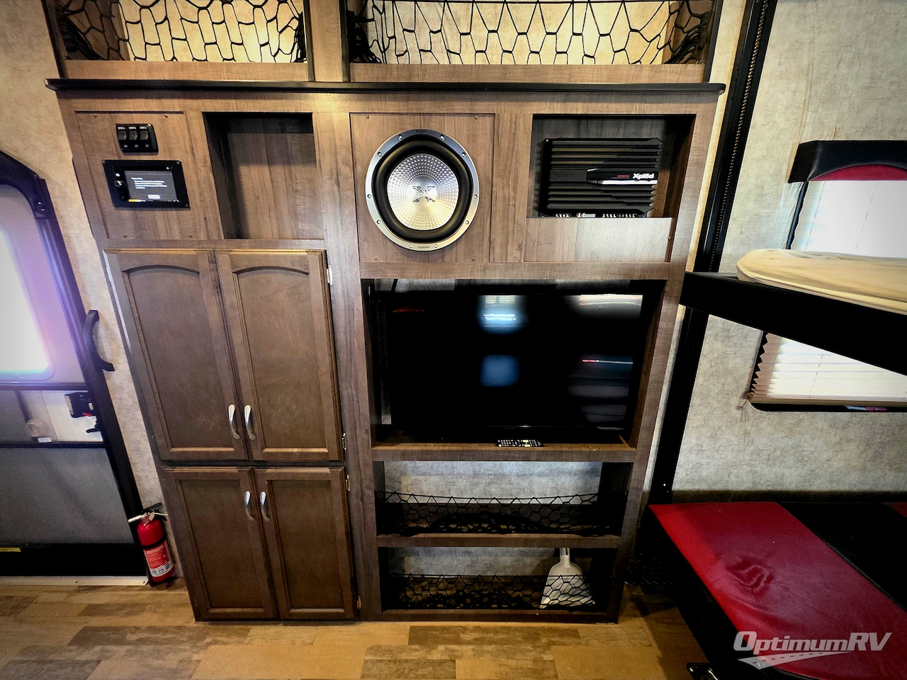 2016 Winnebago Towables Spyder 24FQ Photo 7