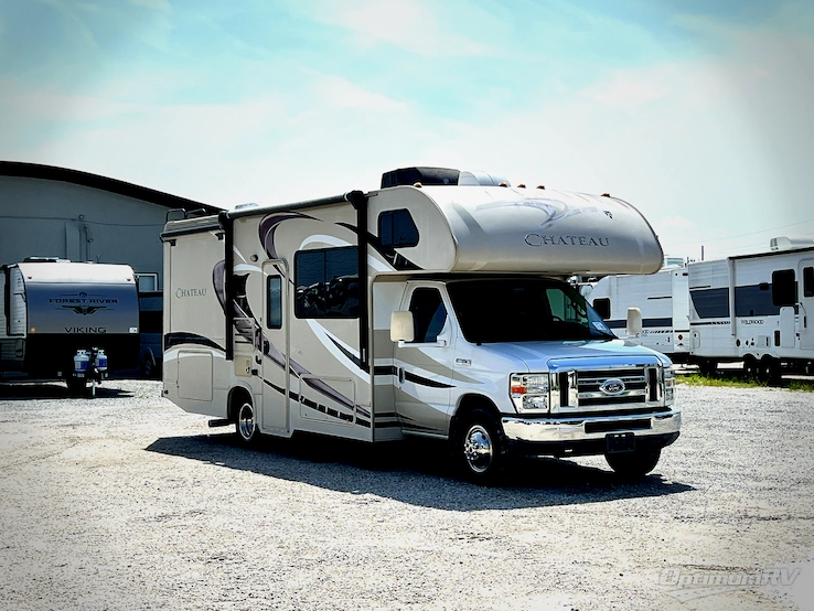 2016 Thor Chateau 26A RV Photo 1