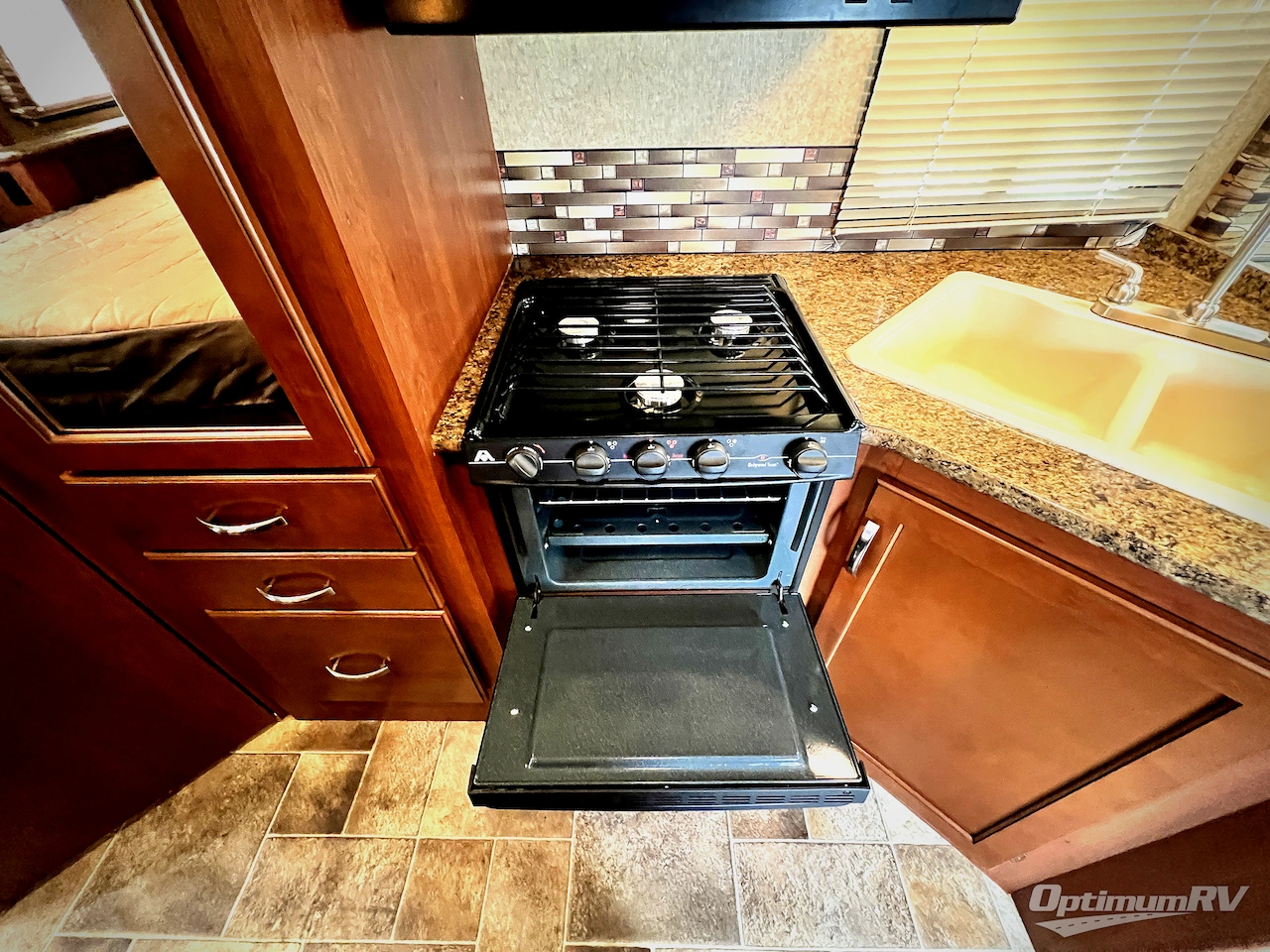 2016 Thor Chateau 26A Photo 11