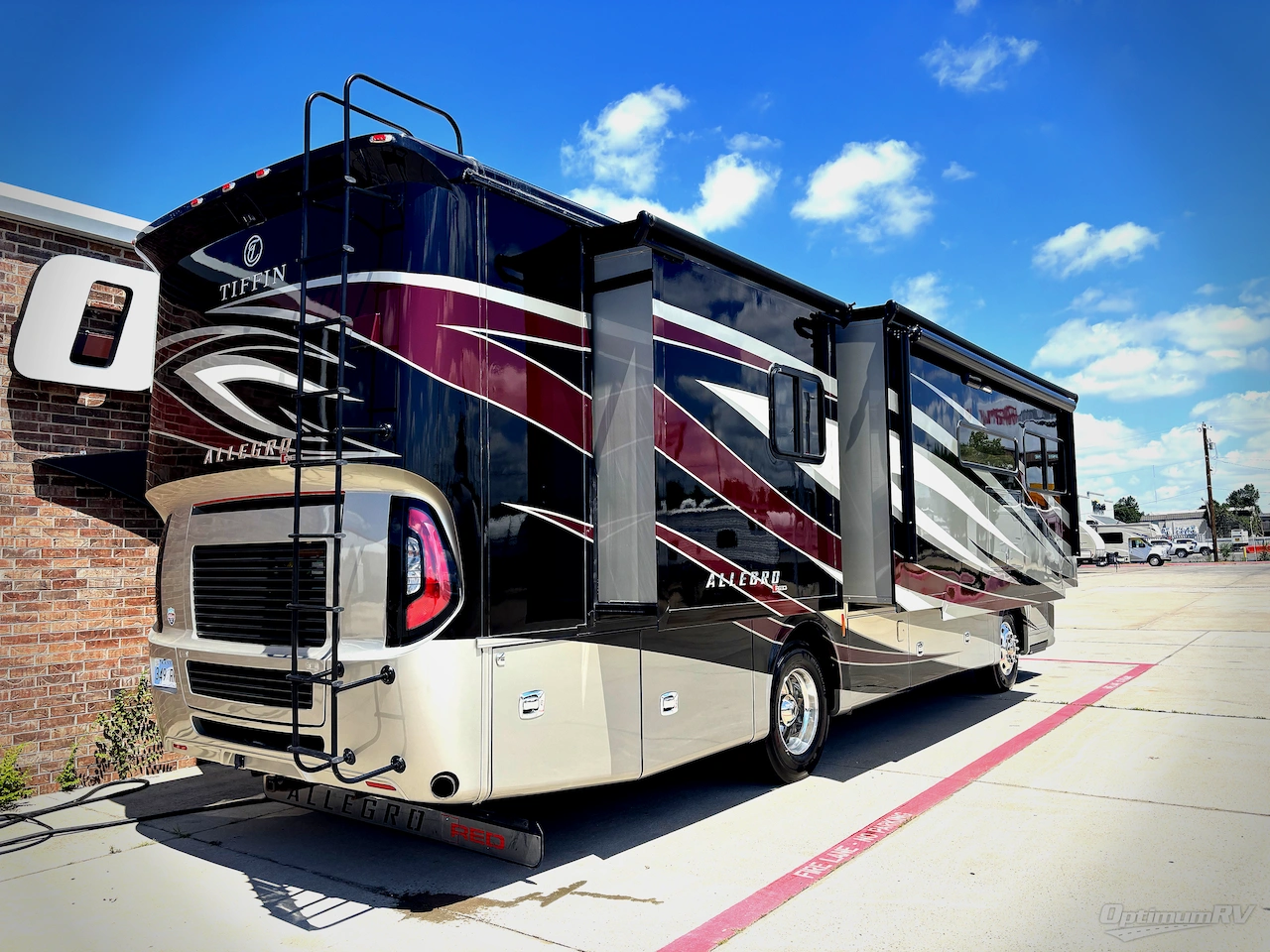 2019 Tiffin Allegro RED 33AA Photo 2