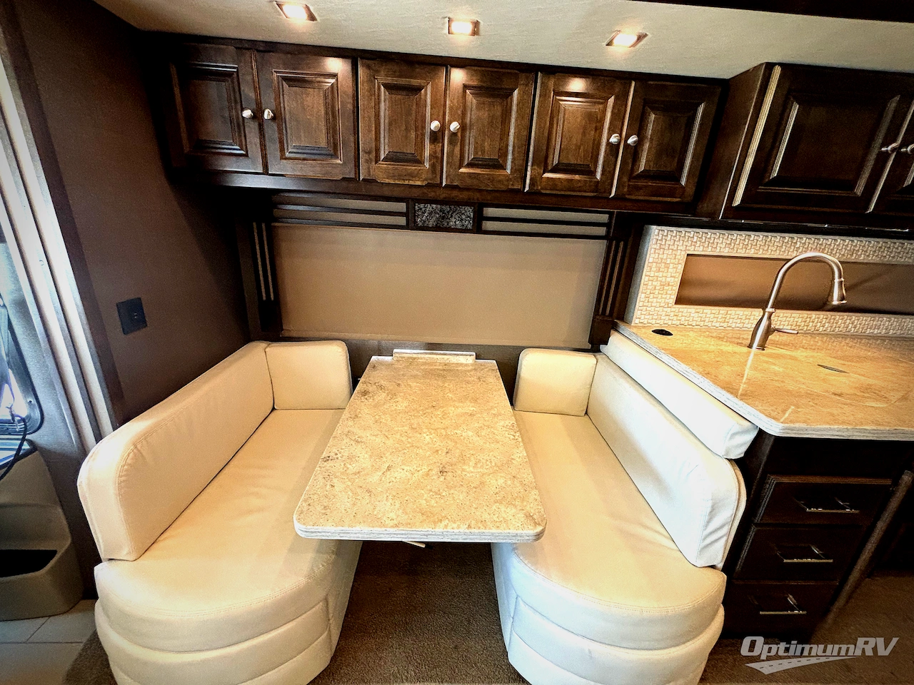 2019 Tiffin Allegro RED 33AA Photo 10