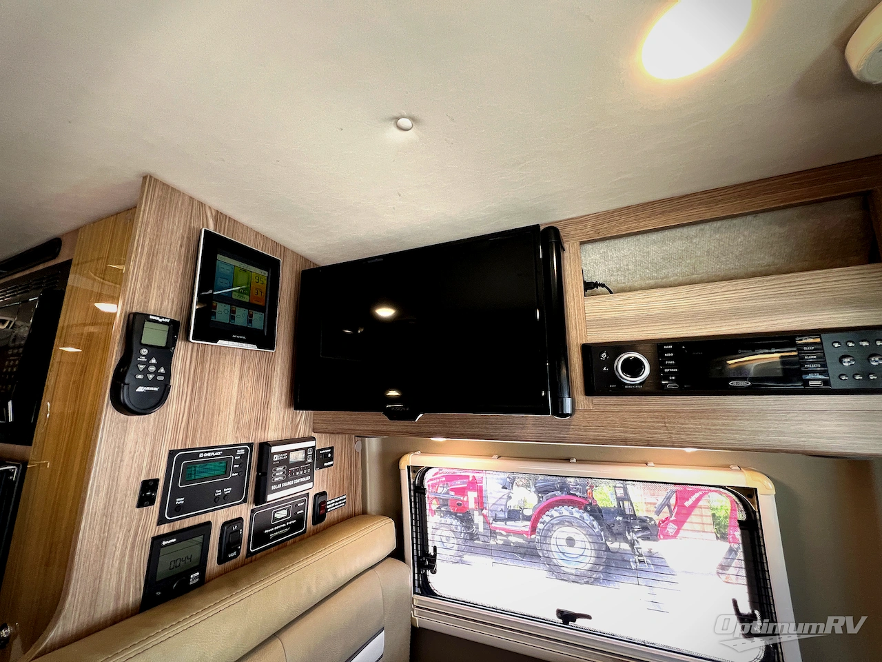 2019 Winnebago Travato 59G Photo 9