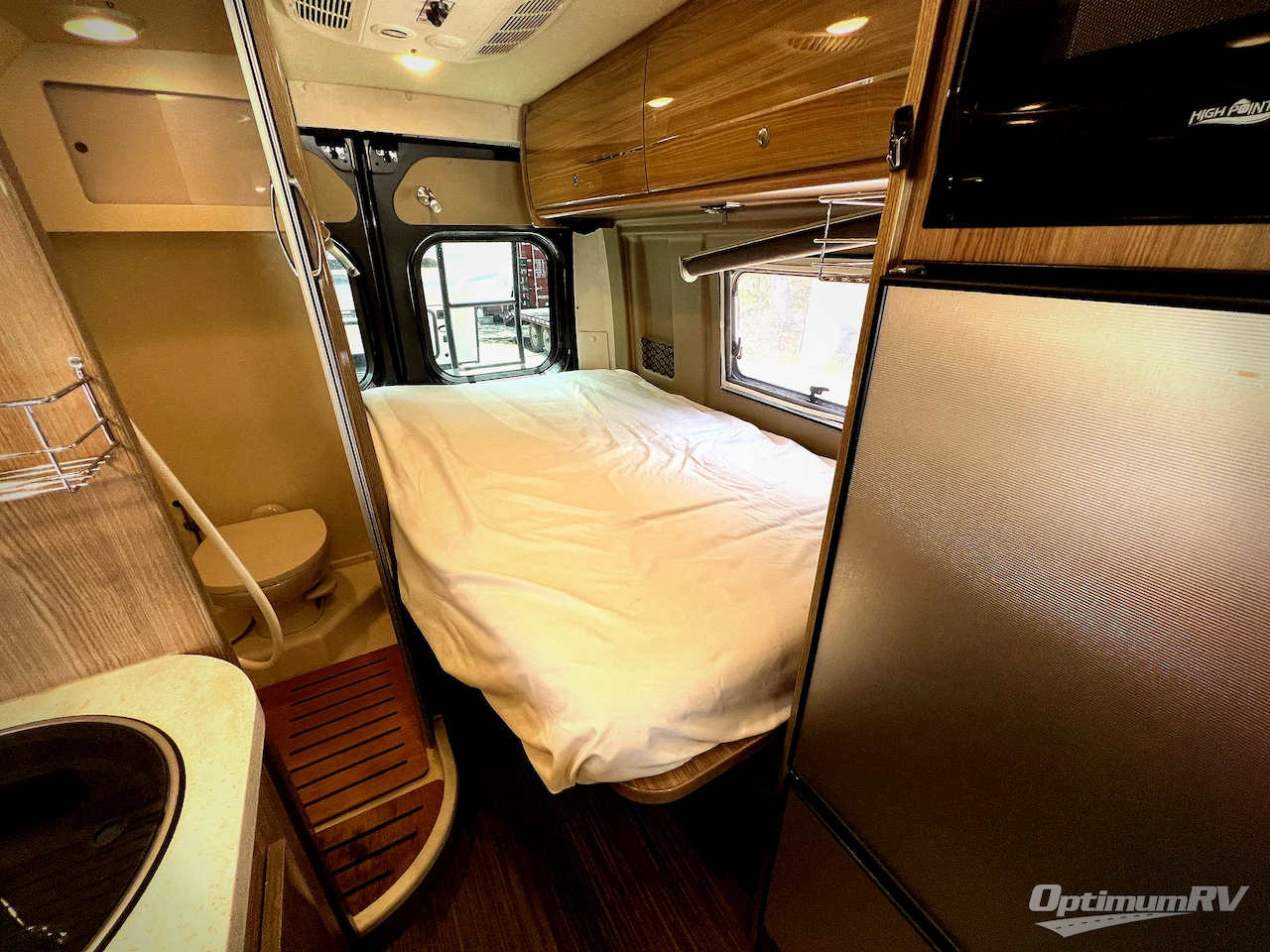 2019 Winnebago Travato 59G Photo 19