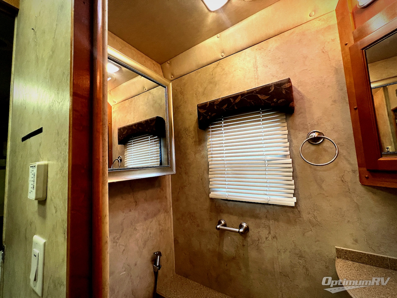 2007 Gulf Stream Tour Master T40C Photo 26