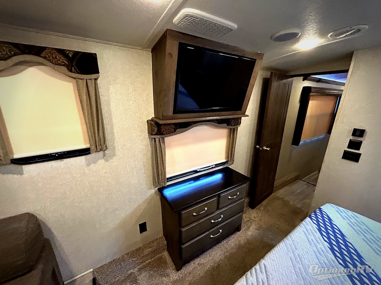 2018 Keystone Montana 3810MS Photo 10
