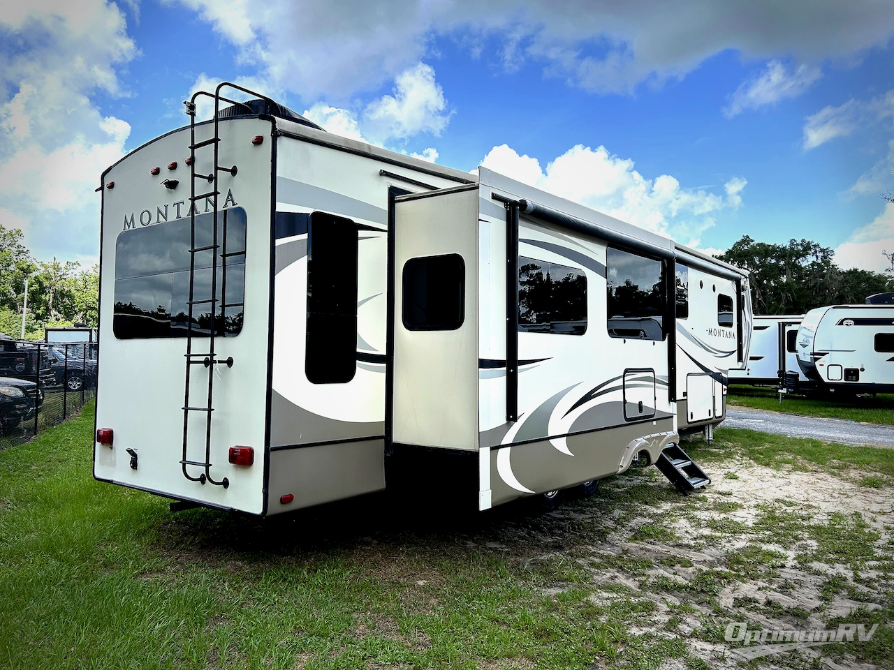 2018 Keystone Montana 3810MS Photo 2
