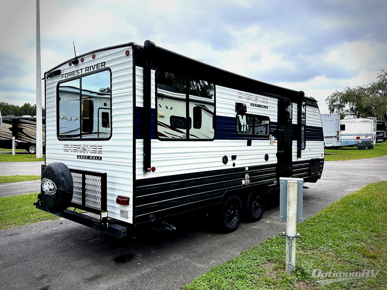 2025 Forest River Cherokee Grey Wolf 20RDSE Photo 2