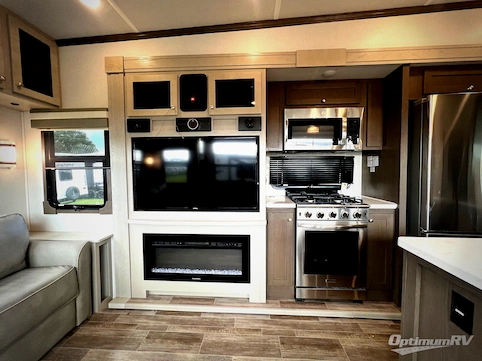 2022 Palomino Columbus 329DV RV Photo 2