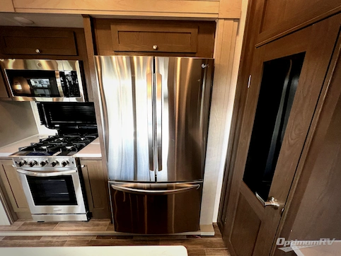 2022 Palomino Columbus 329DV RV Photo 3