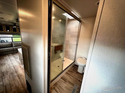 2022 Palomino Columbus 329DV RV Photo 4