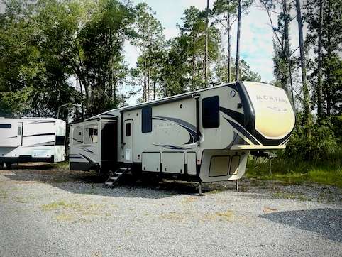 Used 2018 Keystone Montana High Country 385BR Featured Photo