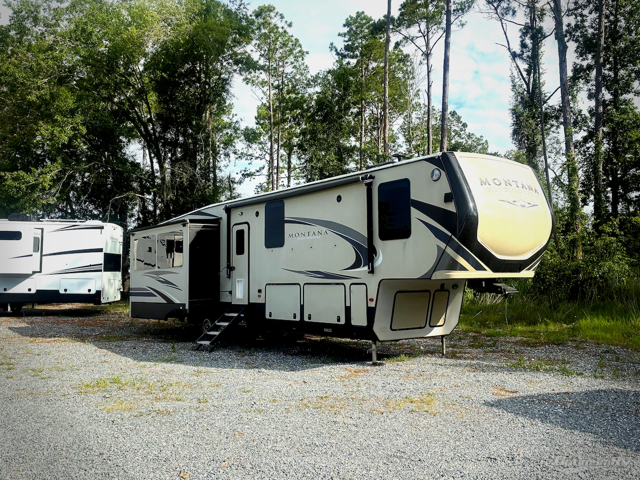 2018 Keystone Montana High Country 385BR Photo 1