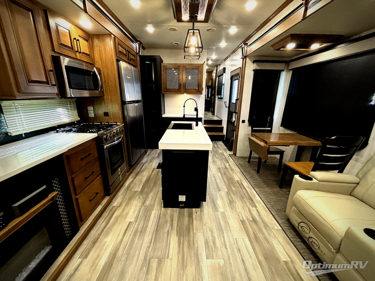 2022 Heartland Bighorn 3960LS Photo 5