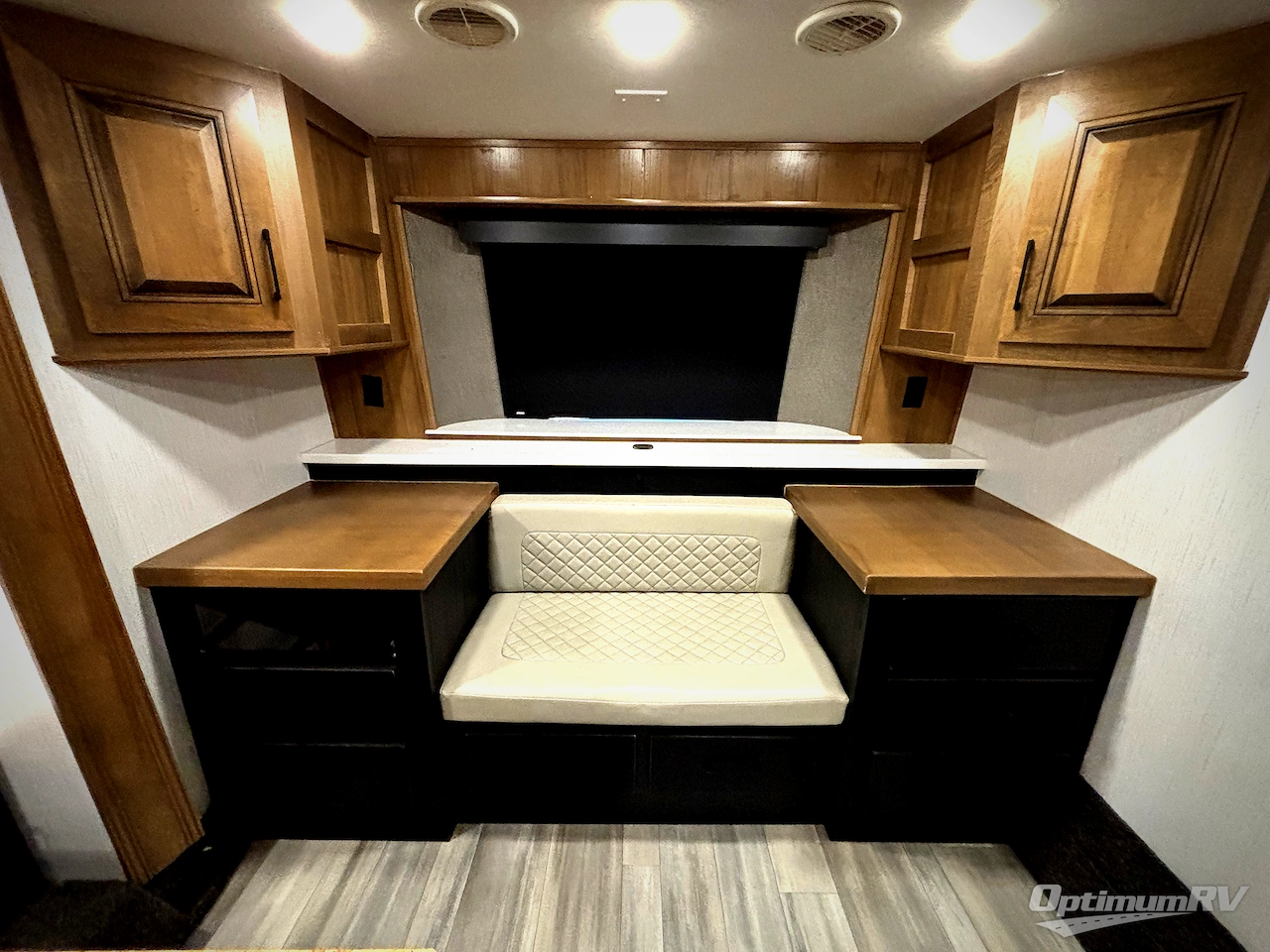 2022 Heartland Bighorn 3960LS Photo 10