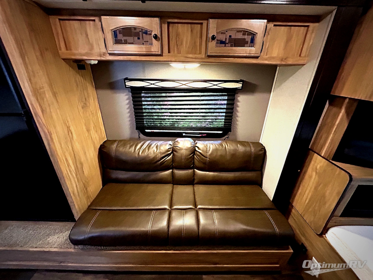 2019 Coachmen Freedom Express Pilot 19RKS Photo 12