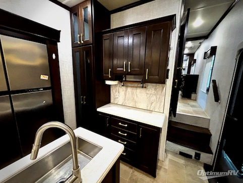 2020 Palomino Columbus F329DV RV Photo 4