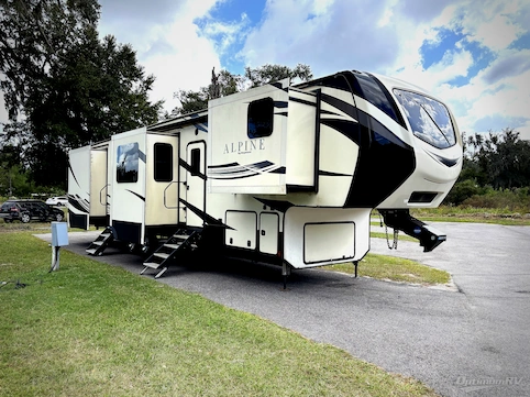 Used 2019 Keystone RV alpine 3800FK Featured Photo