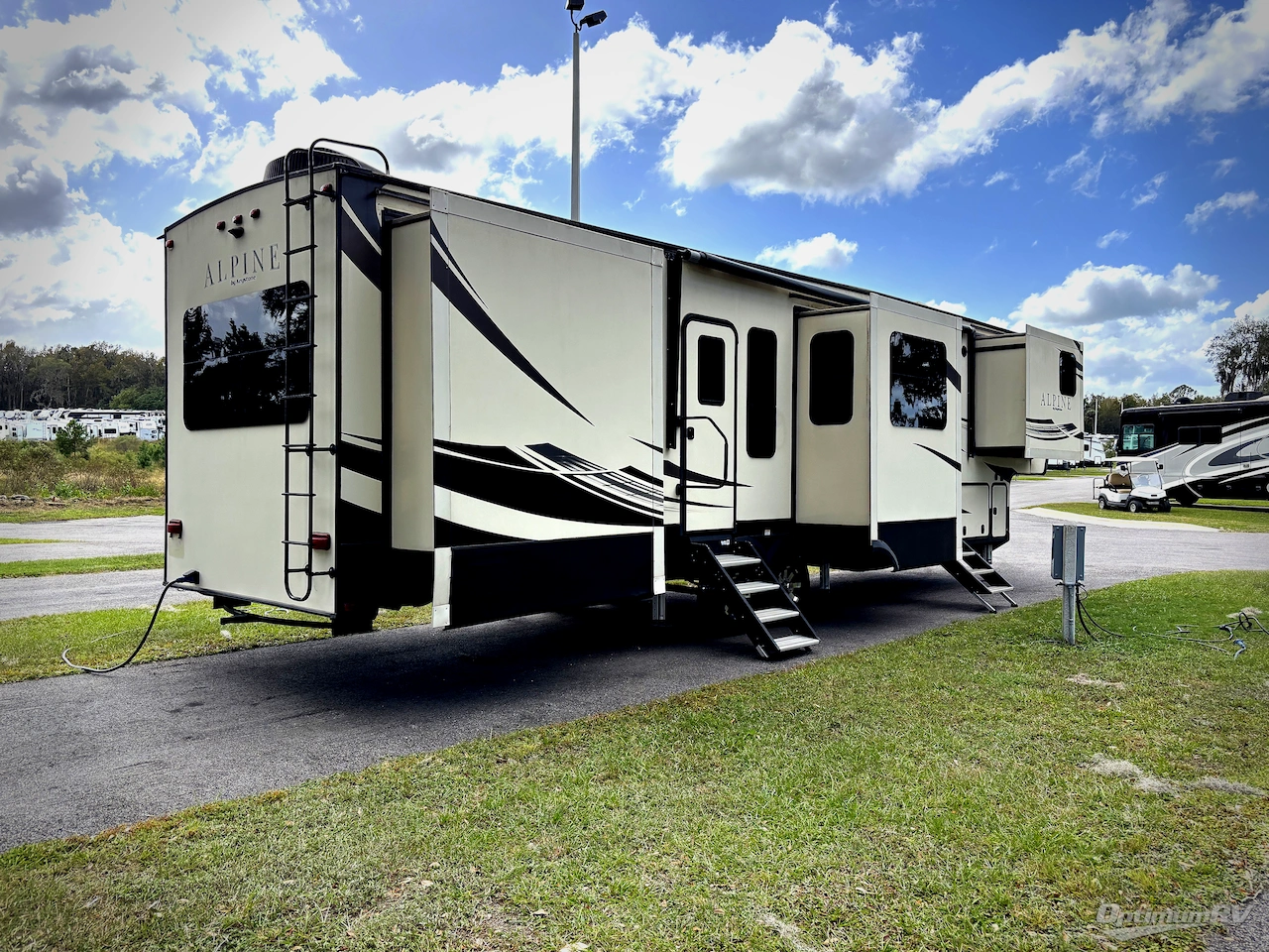 2019 Keystone alpine 3800FK Photo 2