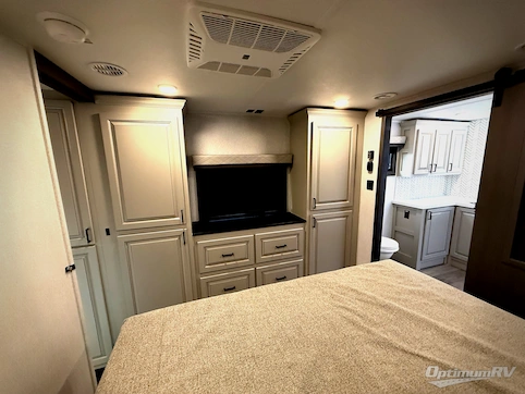 2027 East To West Ahara 380FL RV Photo 4