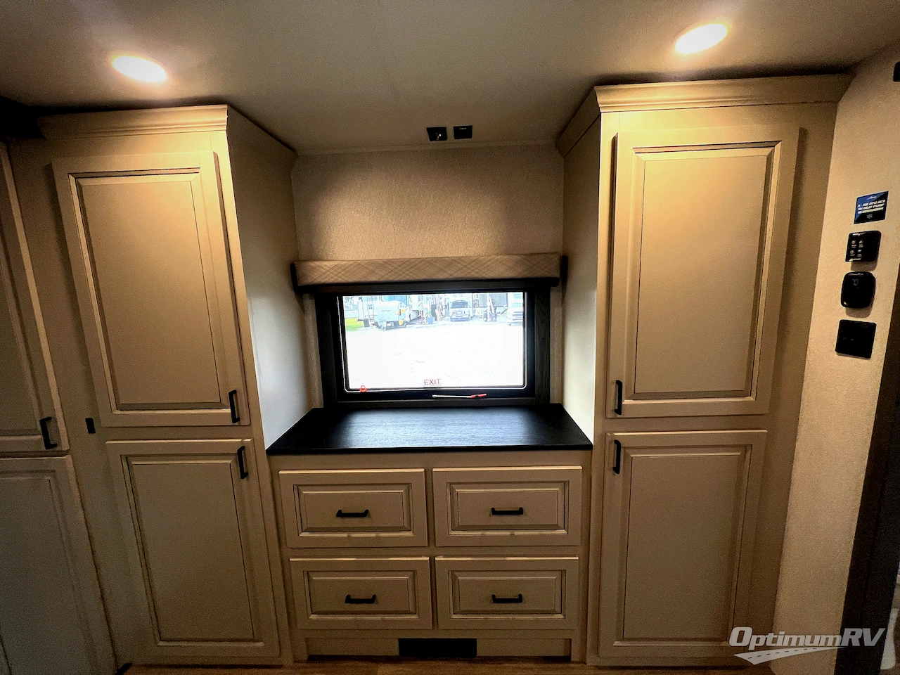 2027 East To West Ahara 380FL Photo 18