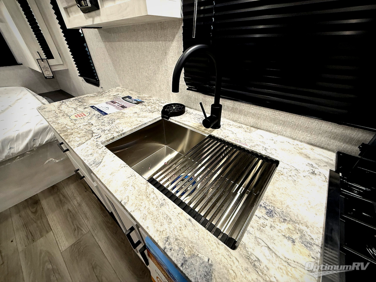 2026 East To West Longitude 185RB Photo 15