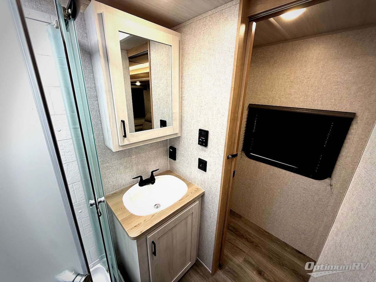 2026 East To West Longitude 230FK Photo 14