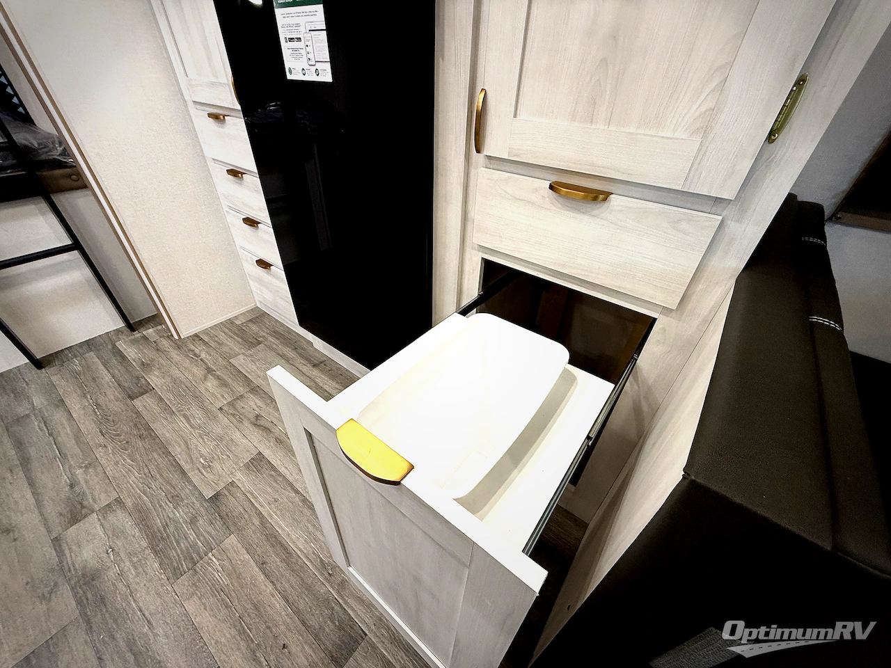 2026 East To West Longitude 285BH Photo 9