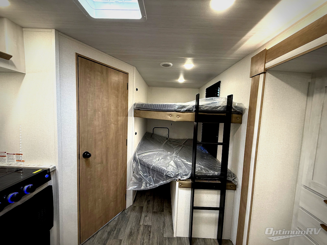 2026 East To West Longitude 285BH Photo 11