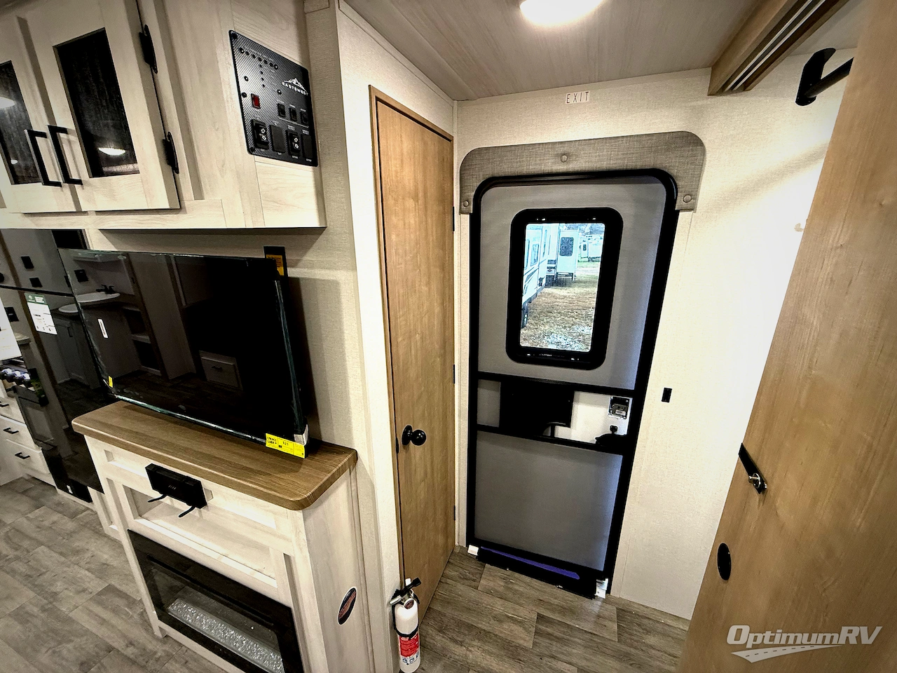 2026 East To West Longitude 319BH Photo 6