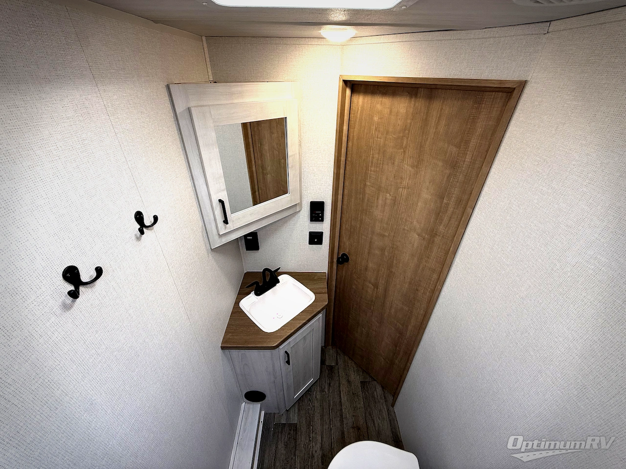 2026 East To West Longitude 255BH Photo 24