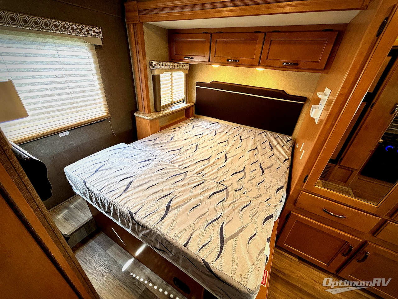 2017 Thor Four Winds 24F Photo 17