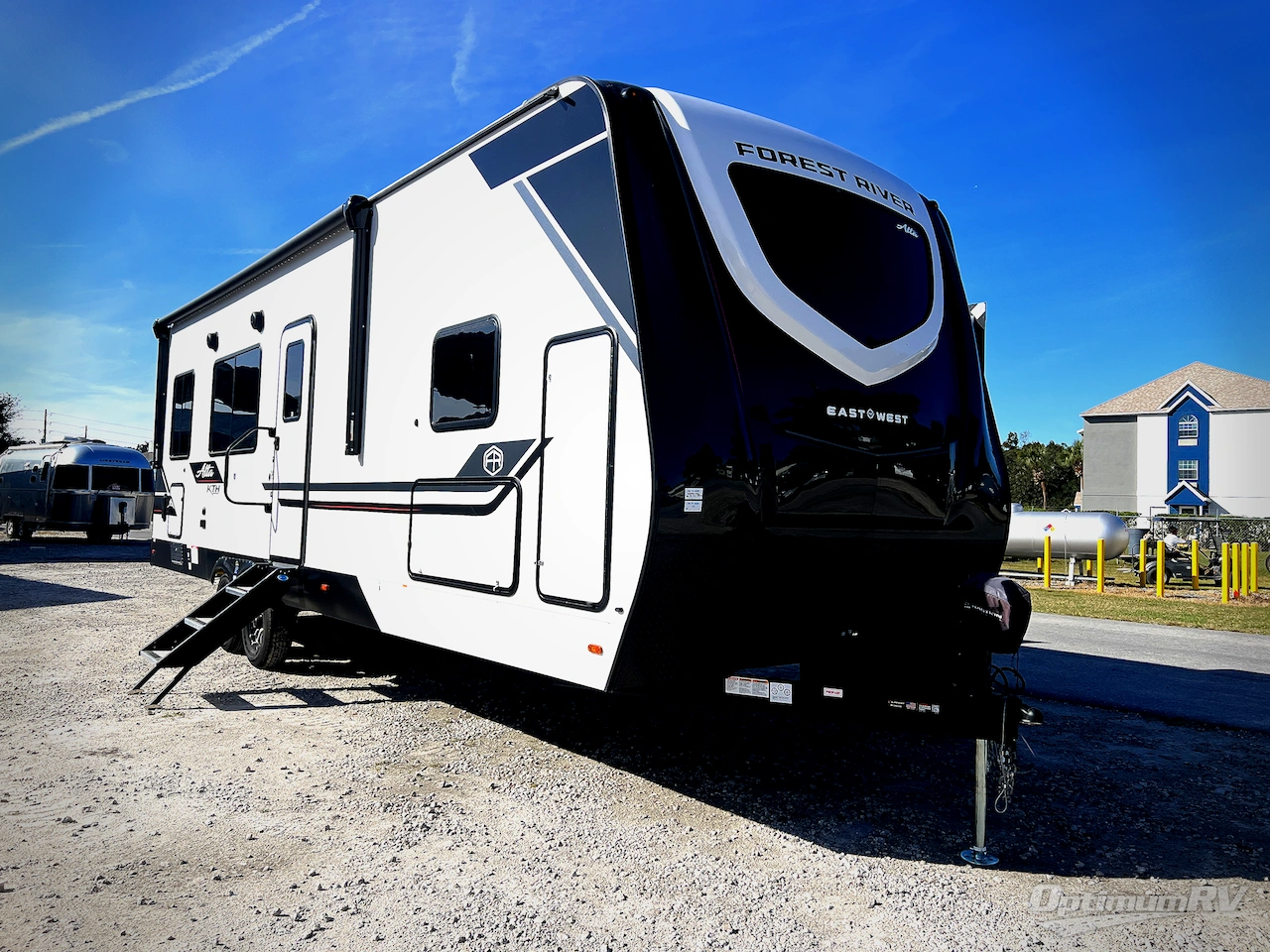 2026 East To West Alta 2870KTH Photo 1