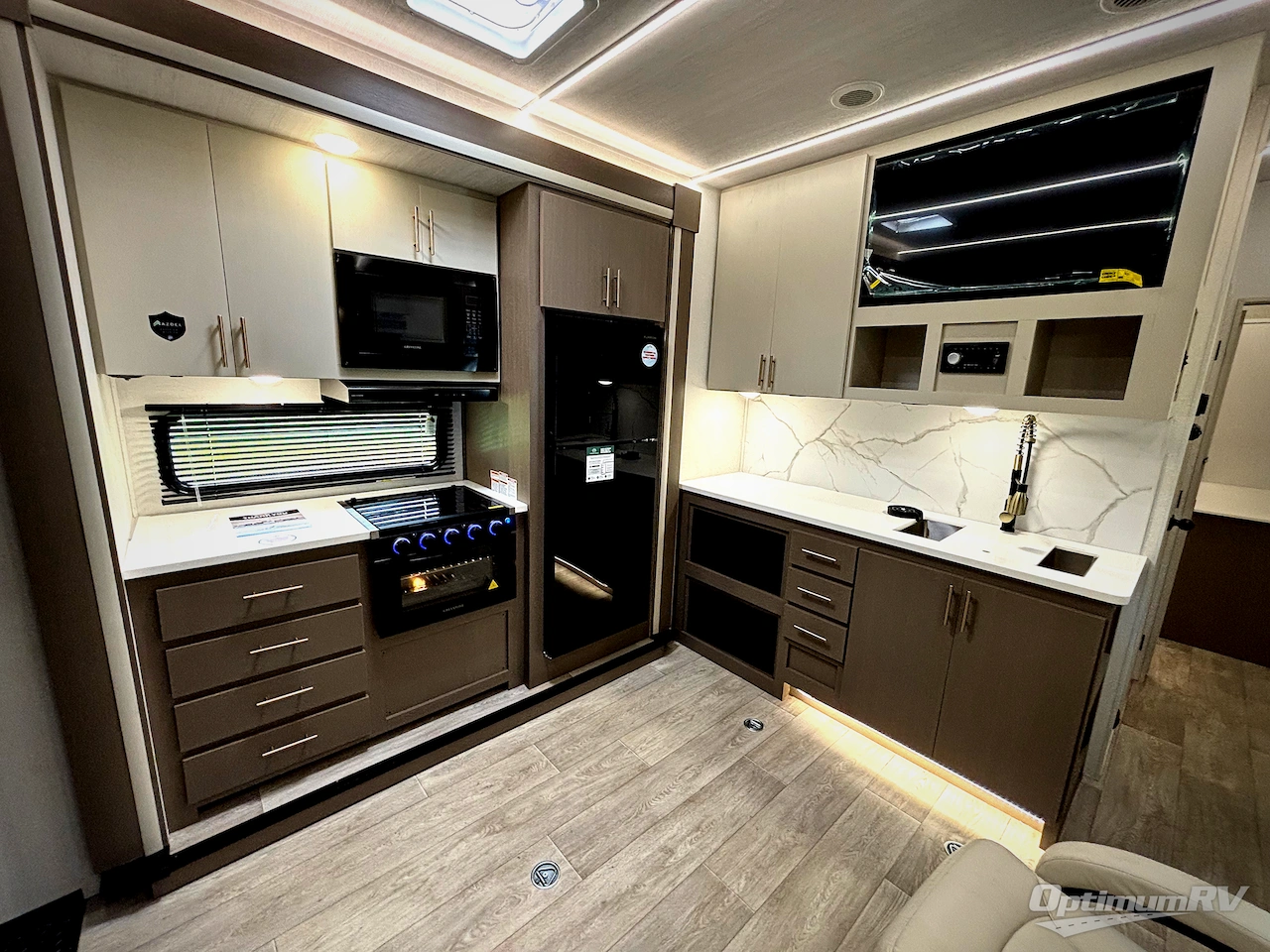 2026 East To West Alta 2870KTH Photo 5