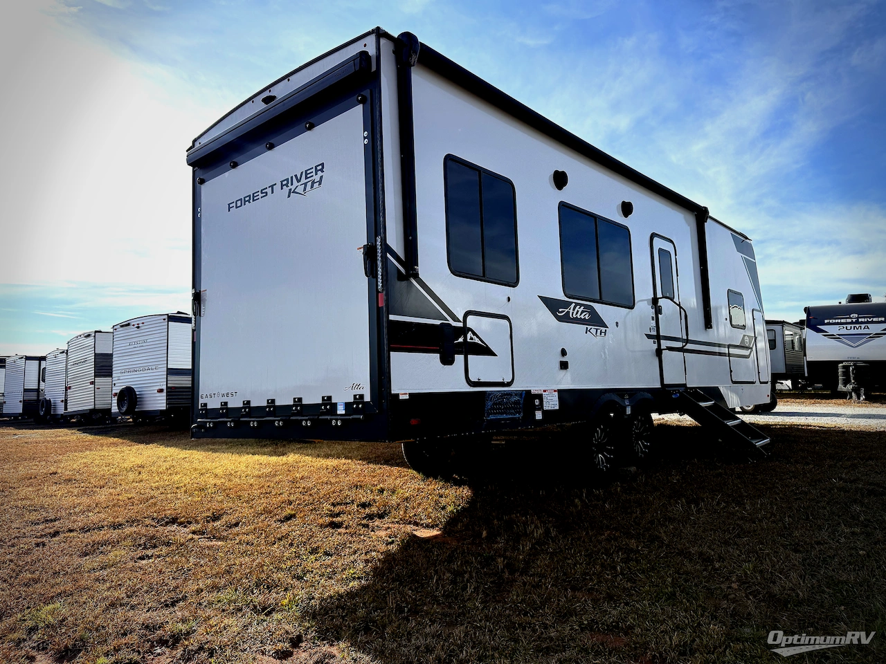 2026 East To West Alta 2870KTH Photo 2