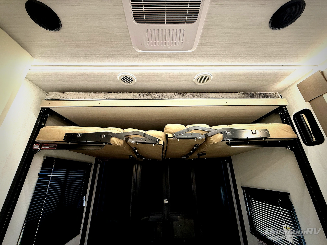 2026 East To West Alta 2870KTH Photo 8