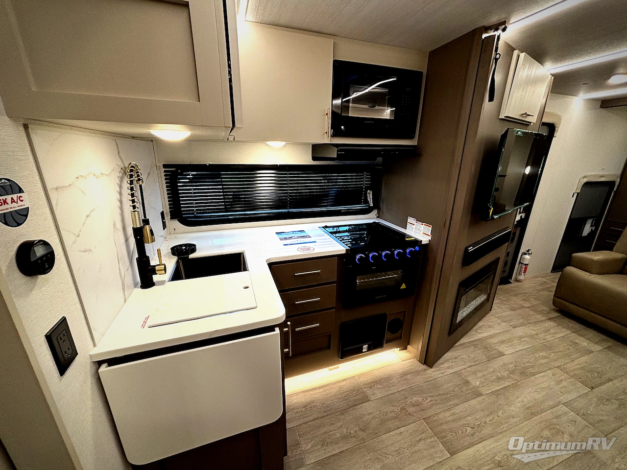 2026 East To West Alta 3010KBH Photo 11