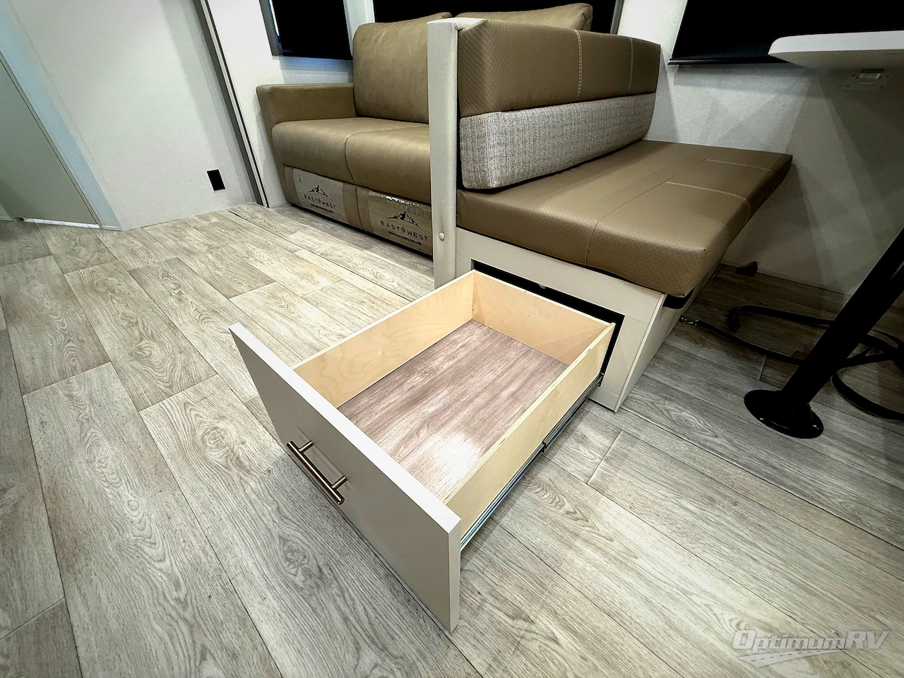 2026 East To West Alta 2800KBH Photo 8