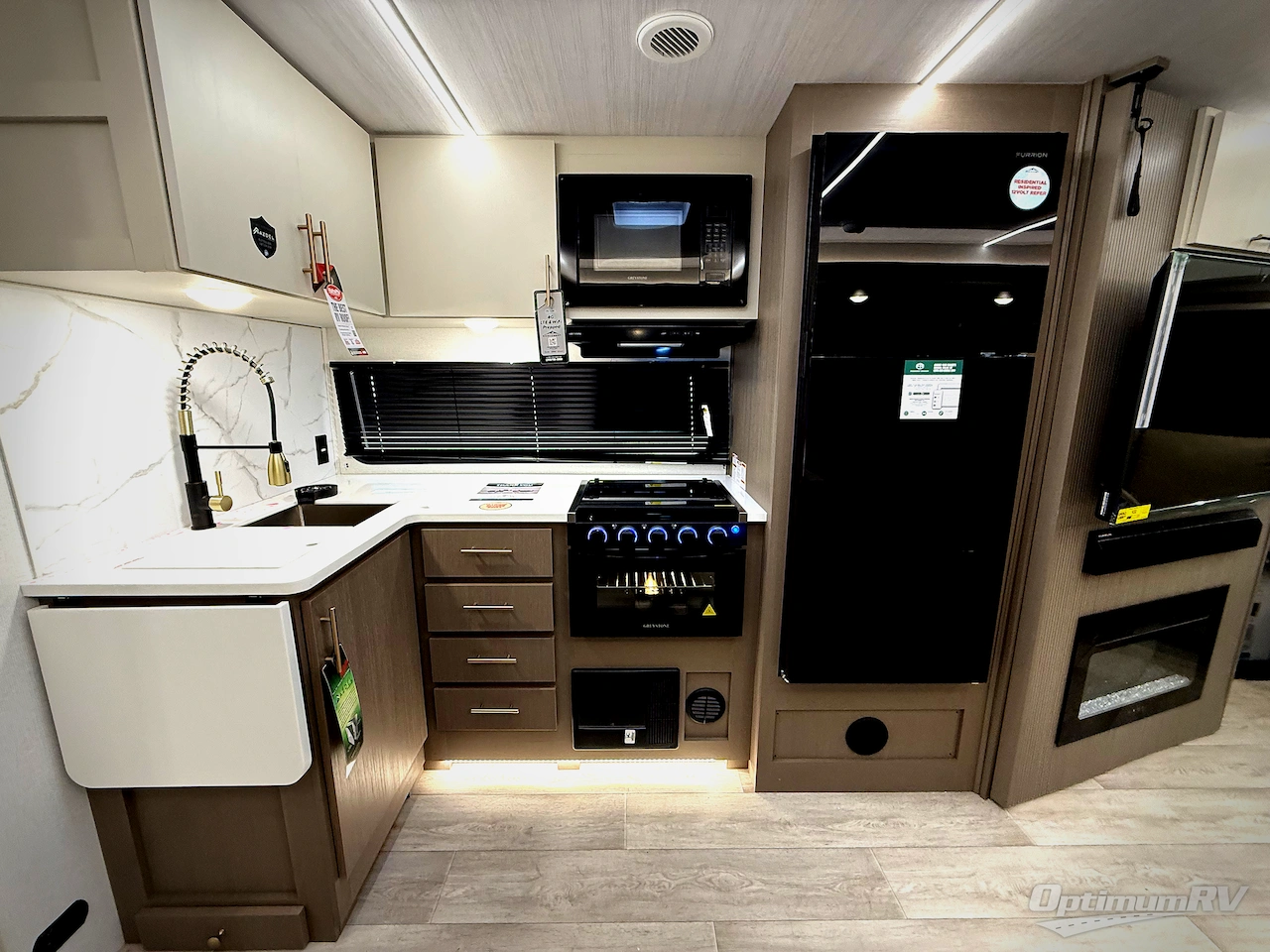 2026 East To West Alta 2850KRL Photo 11