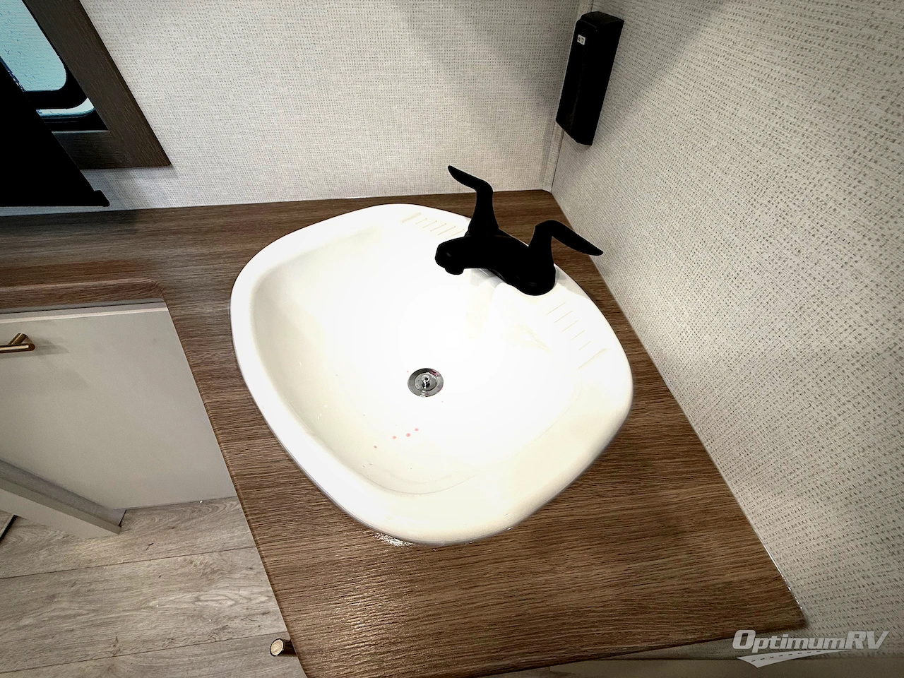 2026 East To West Alta 2850KRL Photo 18